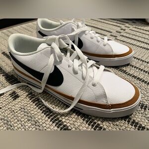 Men’s Nike Court Legacy